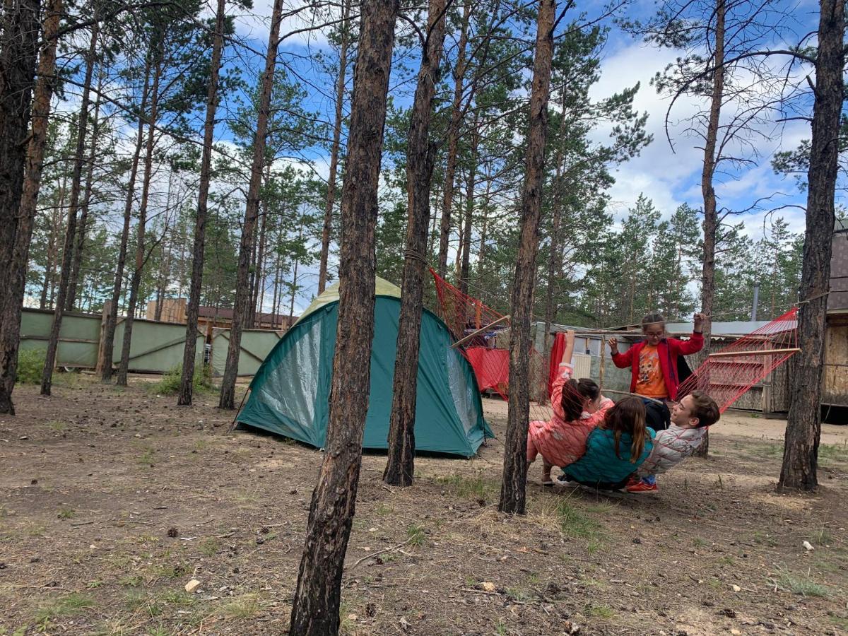 Kemping Cvetok Pod Snegom Chužir Exteriér fotografie