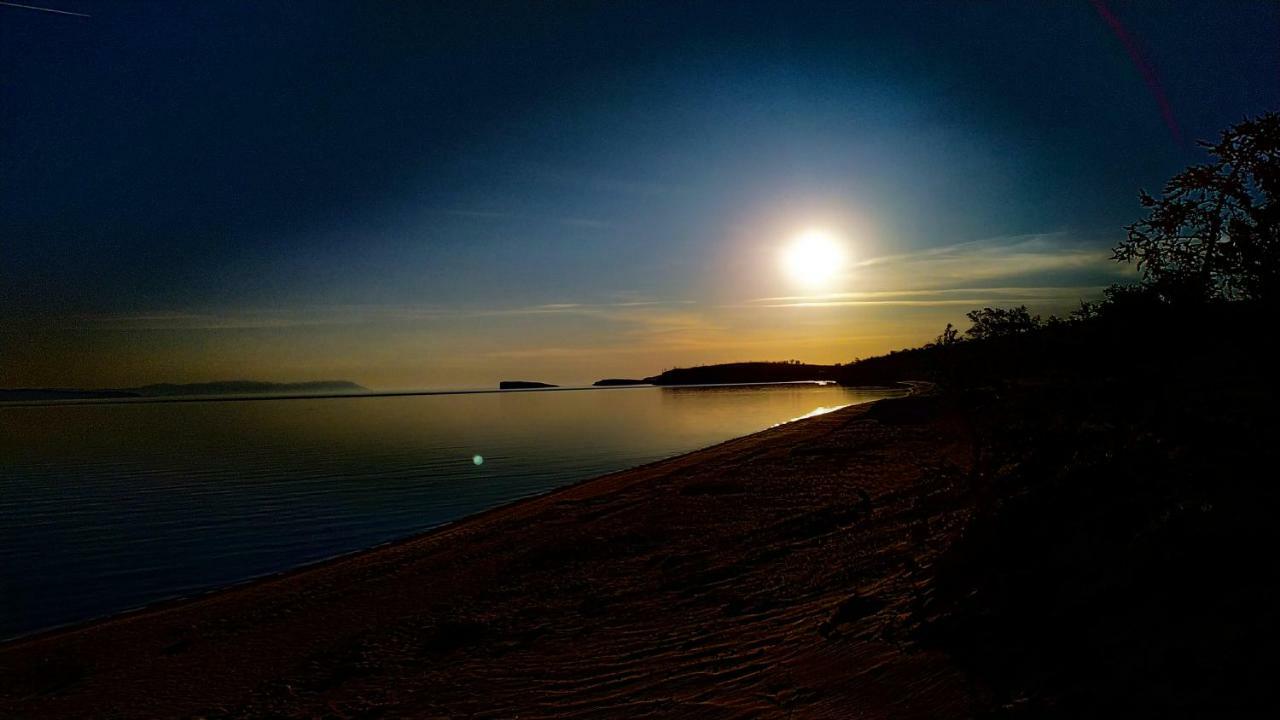 Kemping Cvetok Pod Snegom Chužir Exteriér fotografie